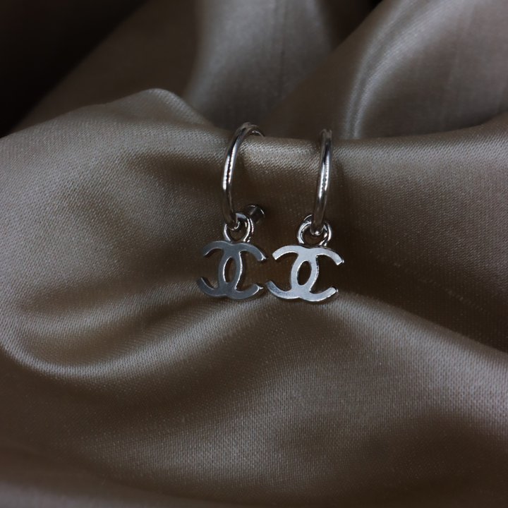CHANEL 銀色小圈垂墜雙C耳環｜附原盒 近未使用