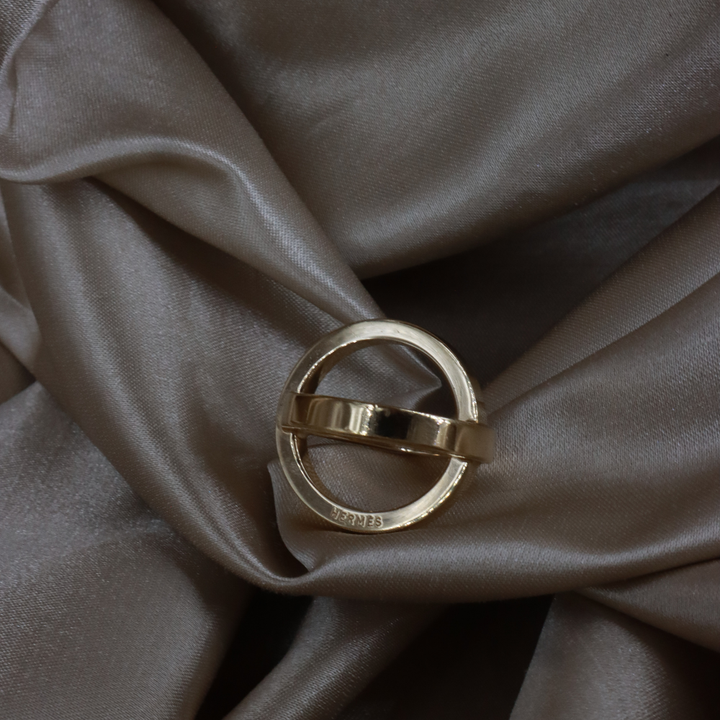 Hermès 金色 Orbite Scarf Ring 絲巾扣（立體交錯款）