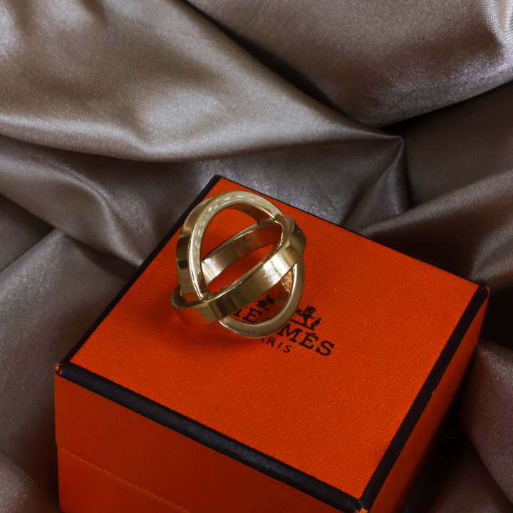 Hermès 金色 Orbite Scarf Ring 絲巾扣（立體交錯款）