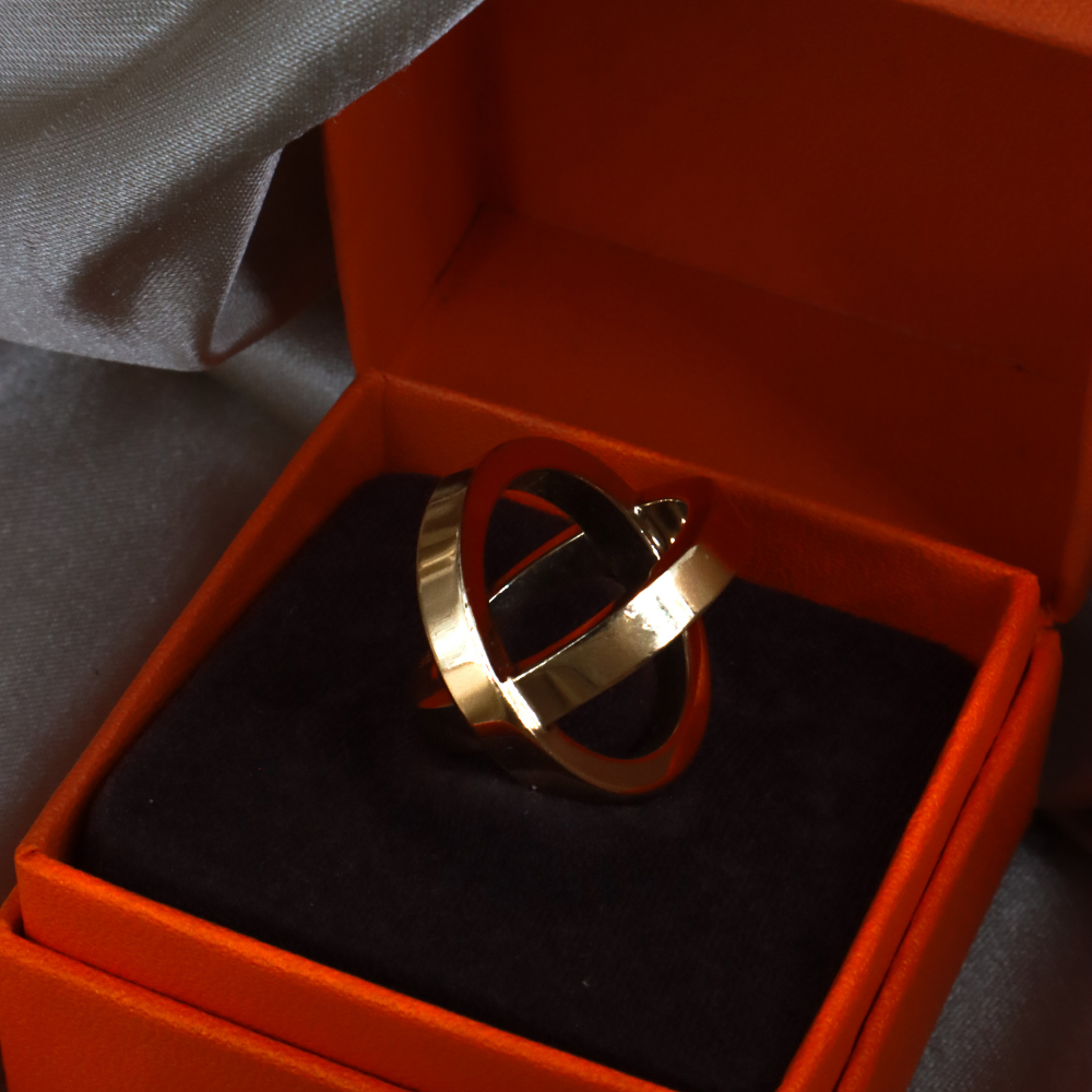 Hermès 金色 Orbite Scarf Ring 絲巾扣（立體交錯款）