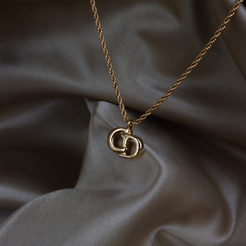 CHRISTIAN DIOR pendant amphibole necklace (Gold) | 1990s style |