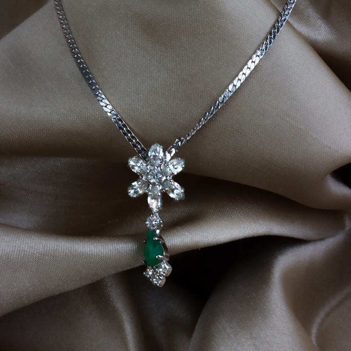 CHRISTIAN DIOR 雪花水鑽拼祖母綠吊墜頸鏈