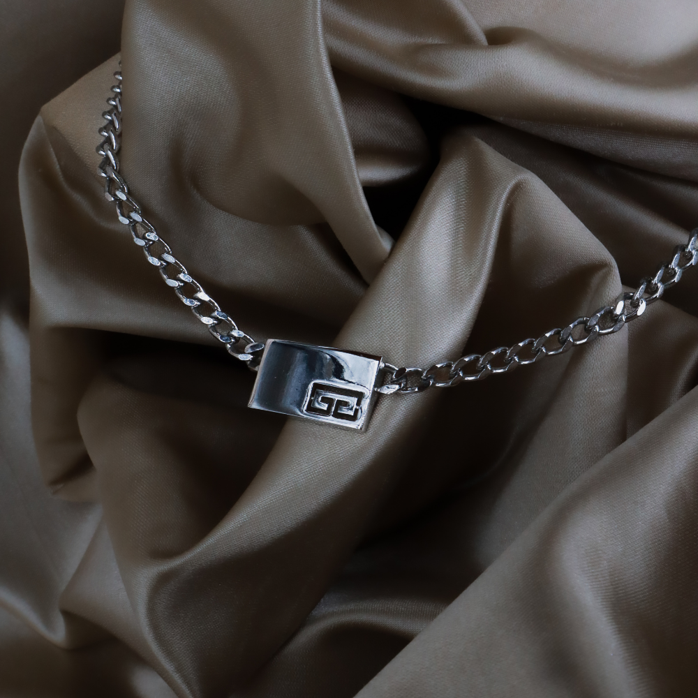 GIVENCHY 經典 G Logo 銀色鎖骨鏈（1979）