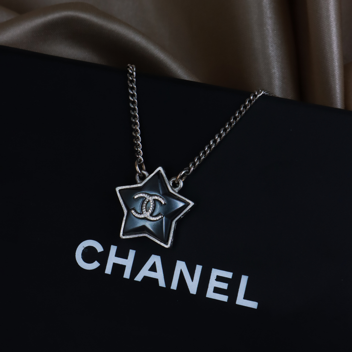 CHANEL 深藍琺瑯星星 CC Logo 吊墜頸鏈｜附原盒 ｜ 2017年款