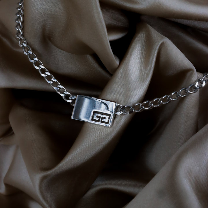 GIVENCHY 經典 G Logo 銀色鎖骨鏈（1979）