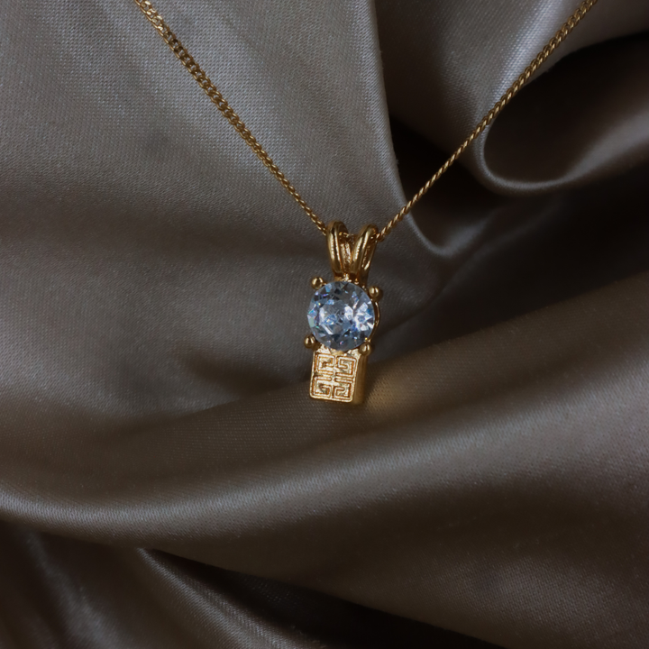 GIVENCHY 水晶 Logo 吊墜項鏈｜經典系列