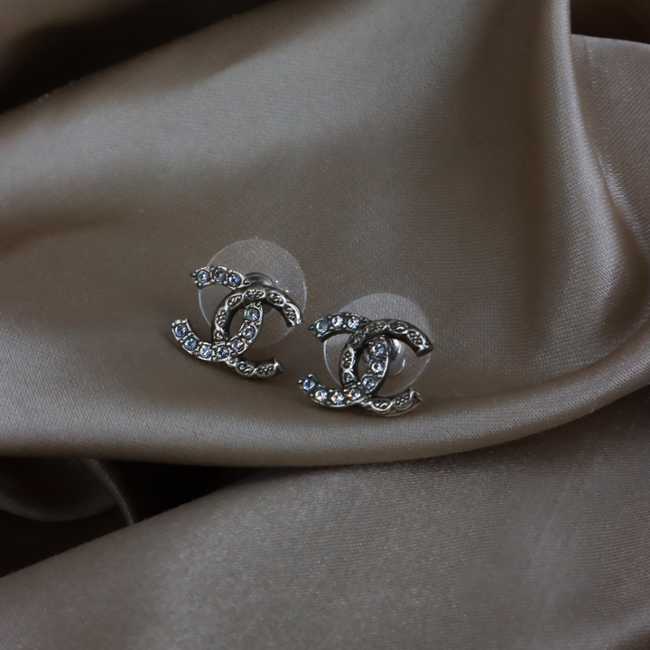 CHANEL 經典水晶 CC 耳環｜2024 年