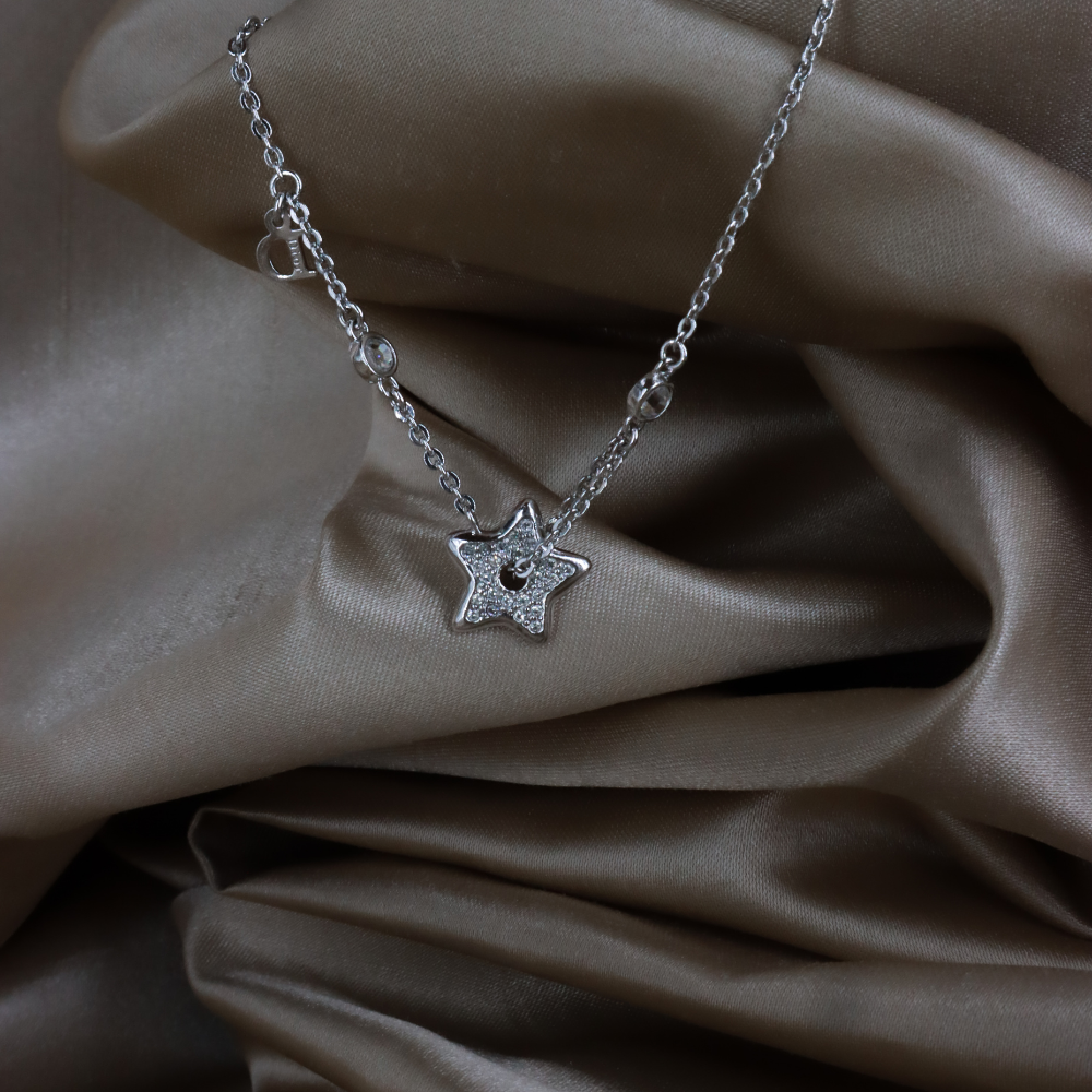 CHRISTIAN DIOR Pendant Necklace (Gold)