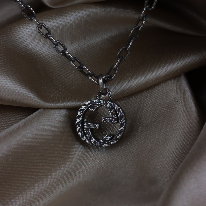 GUCCI INTERLOCKING G LOGO PENDANT NECKLACE