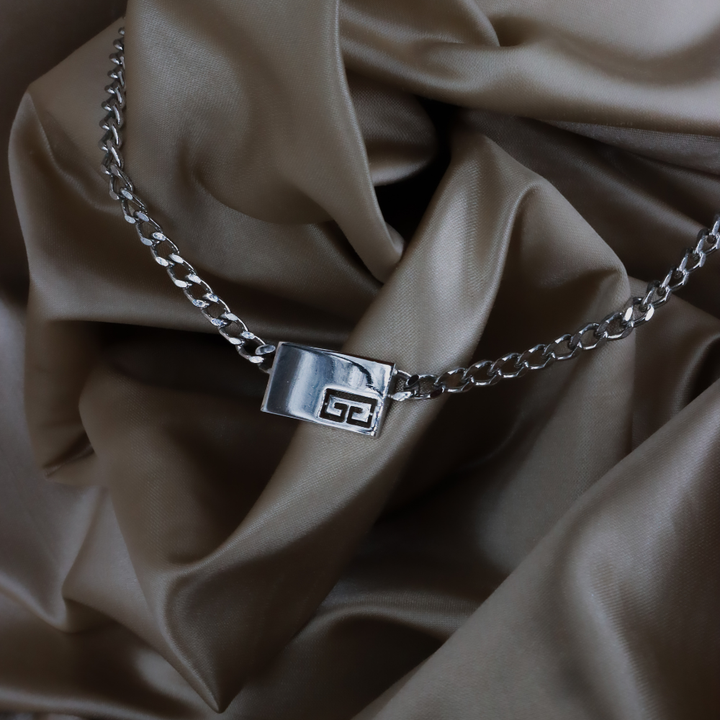 GIVENCHY 經典 G Logo 銀色鎖骨鏈（1979）