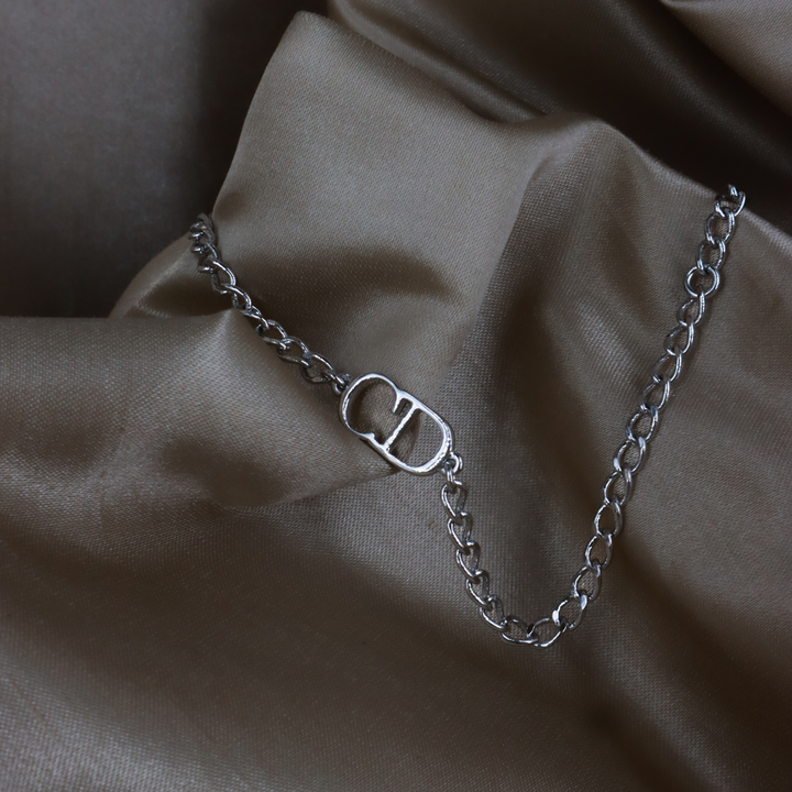 CHRISTIAN DIOR twist classic necklace