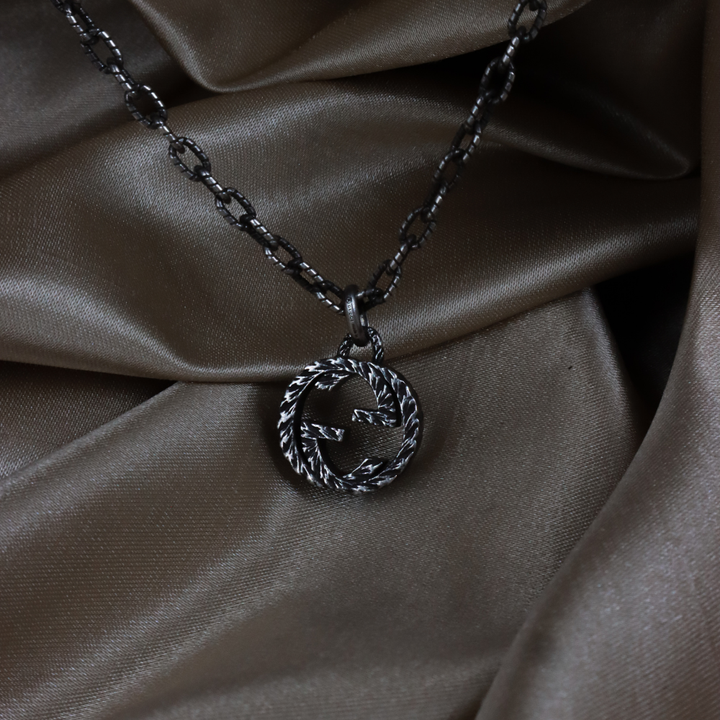 GUCCI INTERLOCKING G LOGO PENDANT NECKLACE