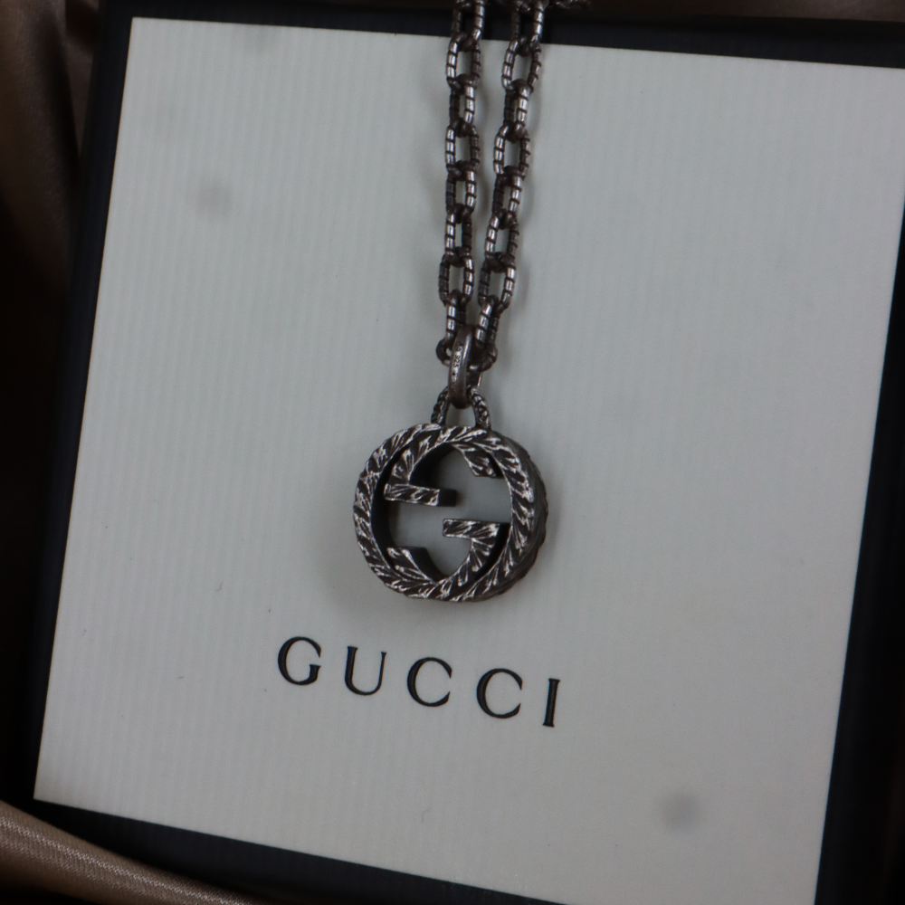 GUCCI INTERLOCKING G LOGO PENDANT NECKLACE