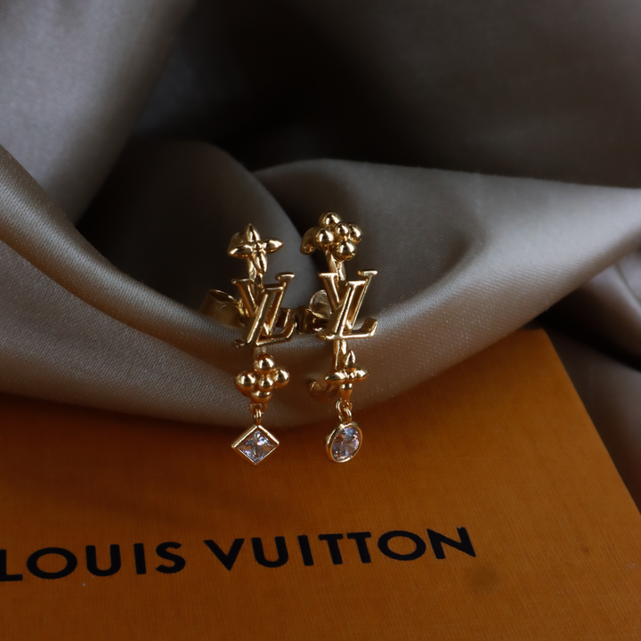 LOUIS VUITTON  Essential V 水晶垂墜耳環 ｜附原盒