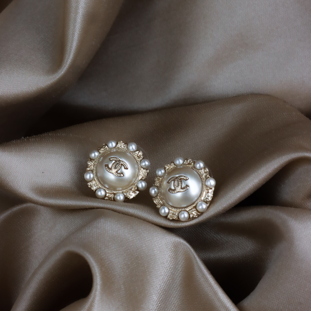 CHANEL 珍珠圓 CC Logo耳環｜2019年 附原盒 未使用