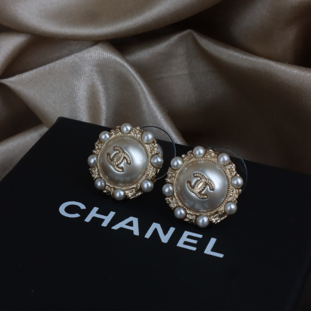 CHANEL 珍珠圓 CC Logo耳環｜2019年 附原盒 未使用