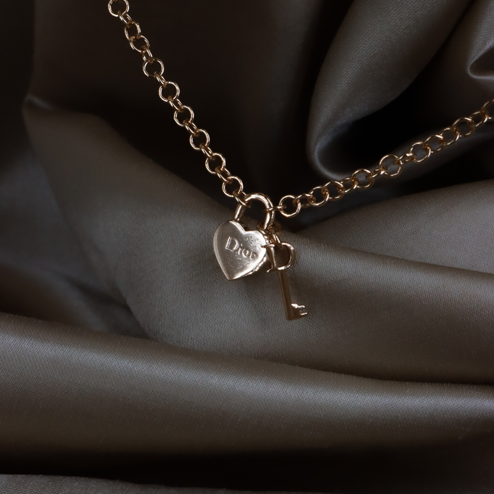 CHRISTIAN DIOR 金色心形鎖匙吊墜項鏈