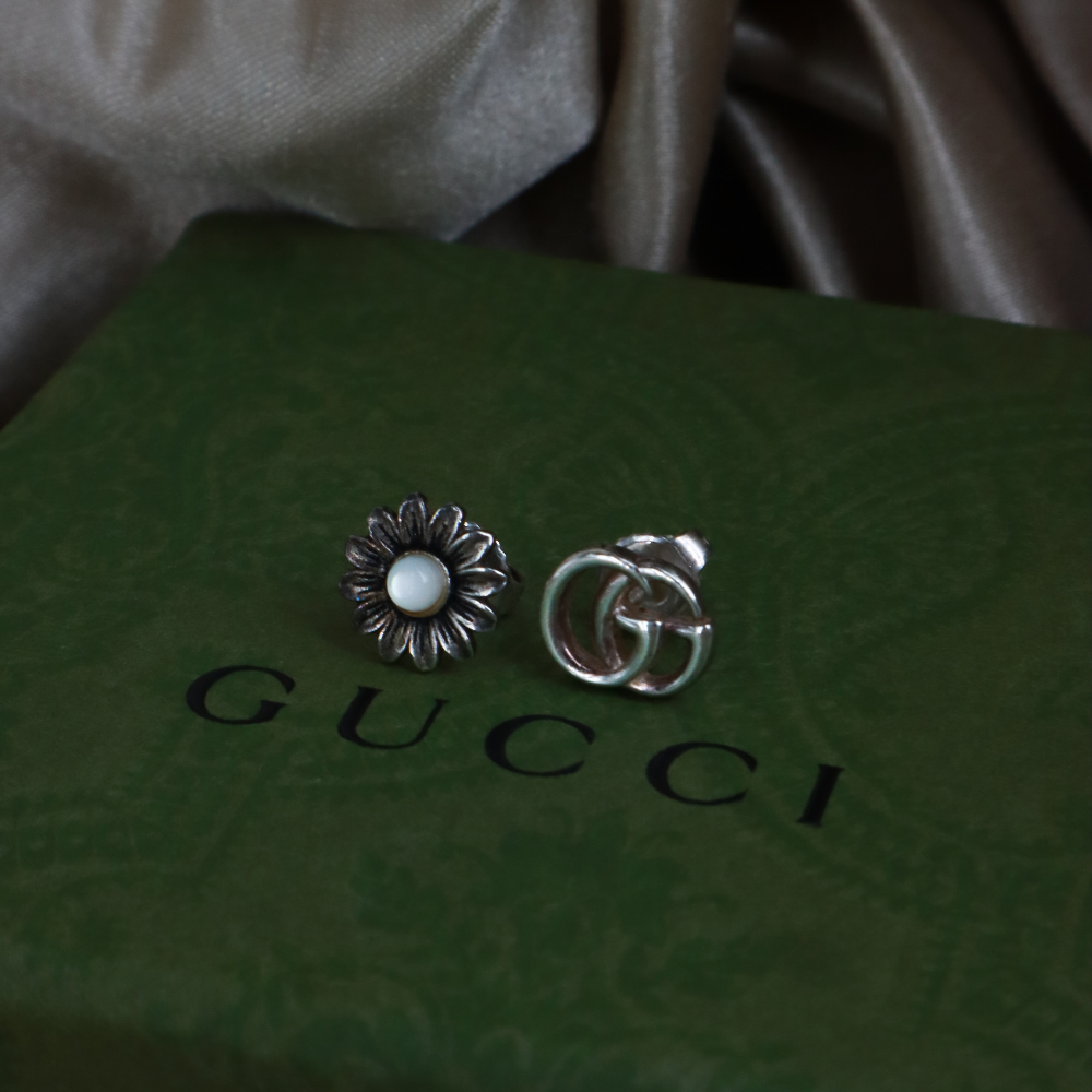 GUCCI  雛菊 GG 不對稱耳環（銀色） ｜附原盒