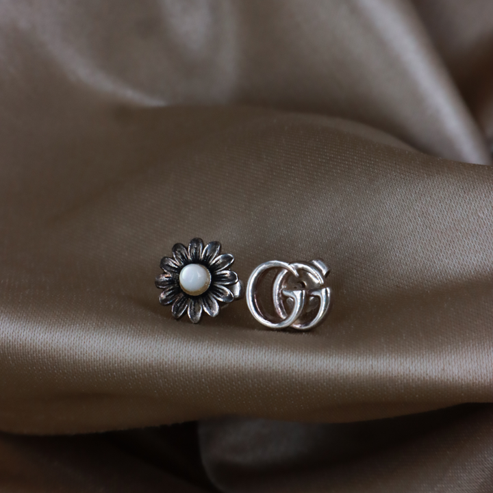 GUCCI  雛菊 GG 不對稱耳環（銀色） ｜附原盒