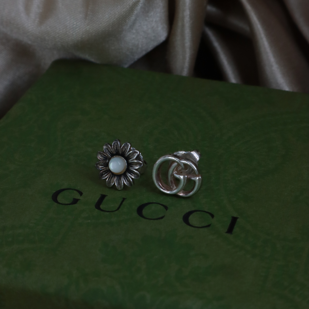 GUCCI  雛菊 GG 不對稱耳環（銀色） ｜附原盒