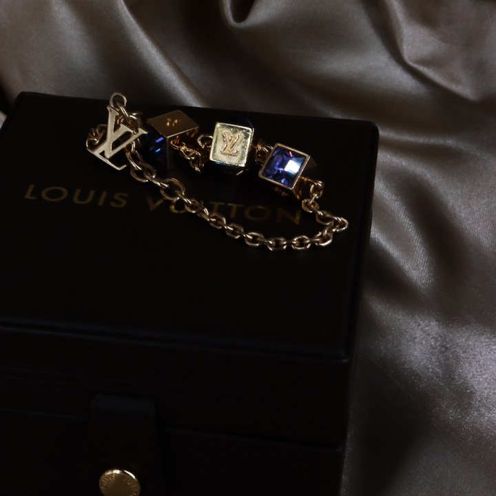 LOUIS VUITTON CUBE方塊吊墜手鏈（LV Cub款）| 附經典原盒