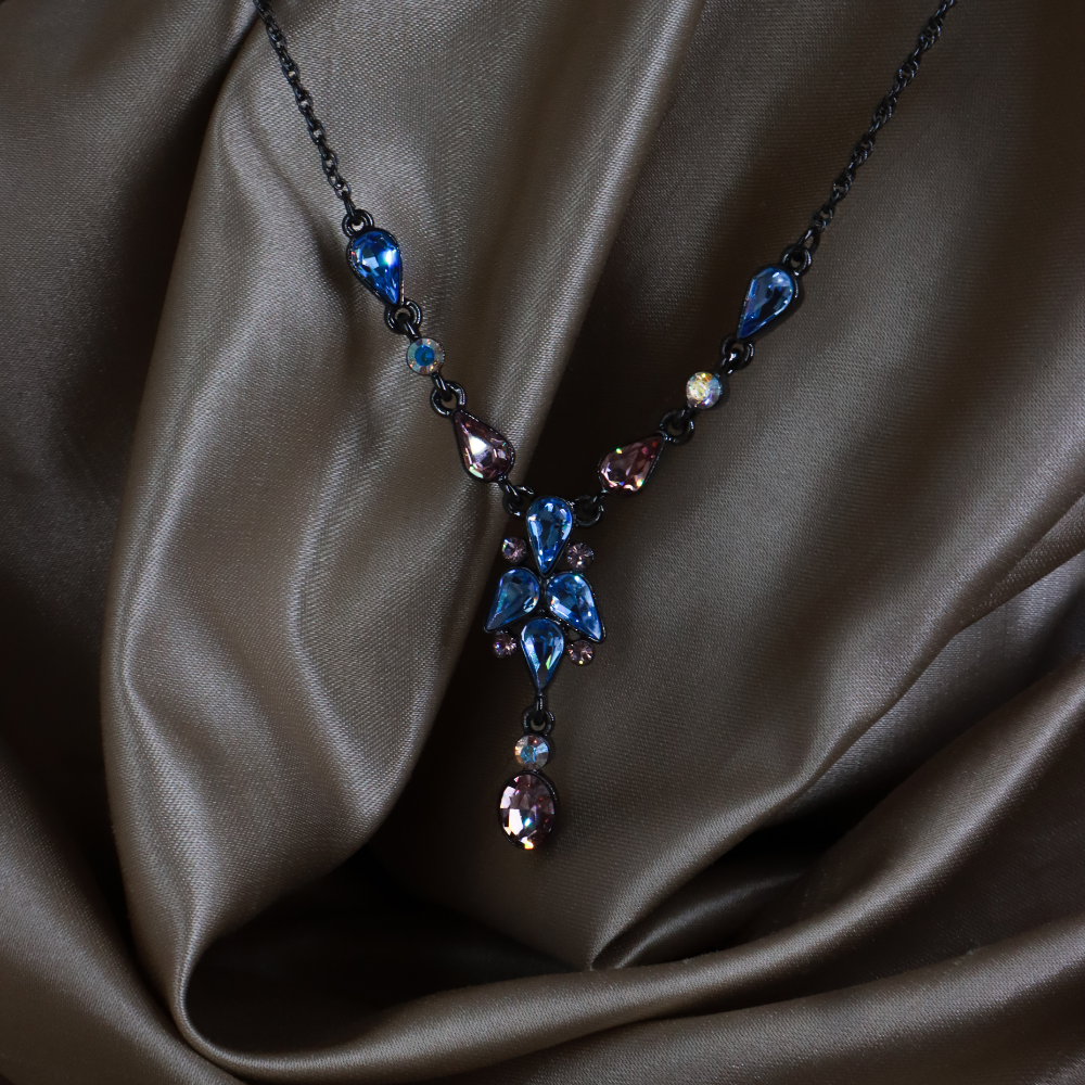 GIVENCHY 黑金屬彩色水晶垂墜項鏈（Blue & Pink Crystal Drop款）