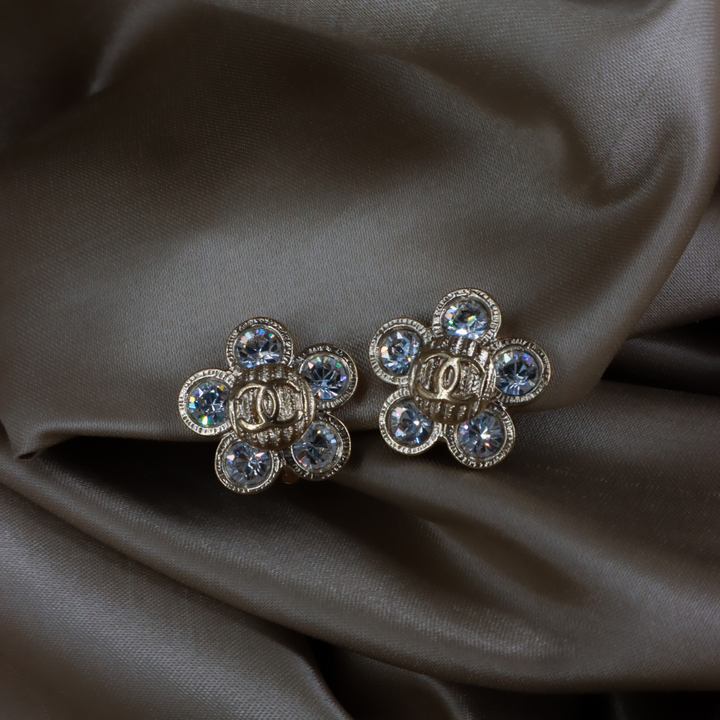 CHANEL 銀色水鑽花朵耳夾｜ 2006年款 ｜未使用級美品