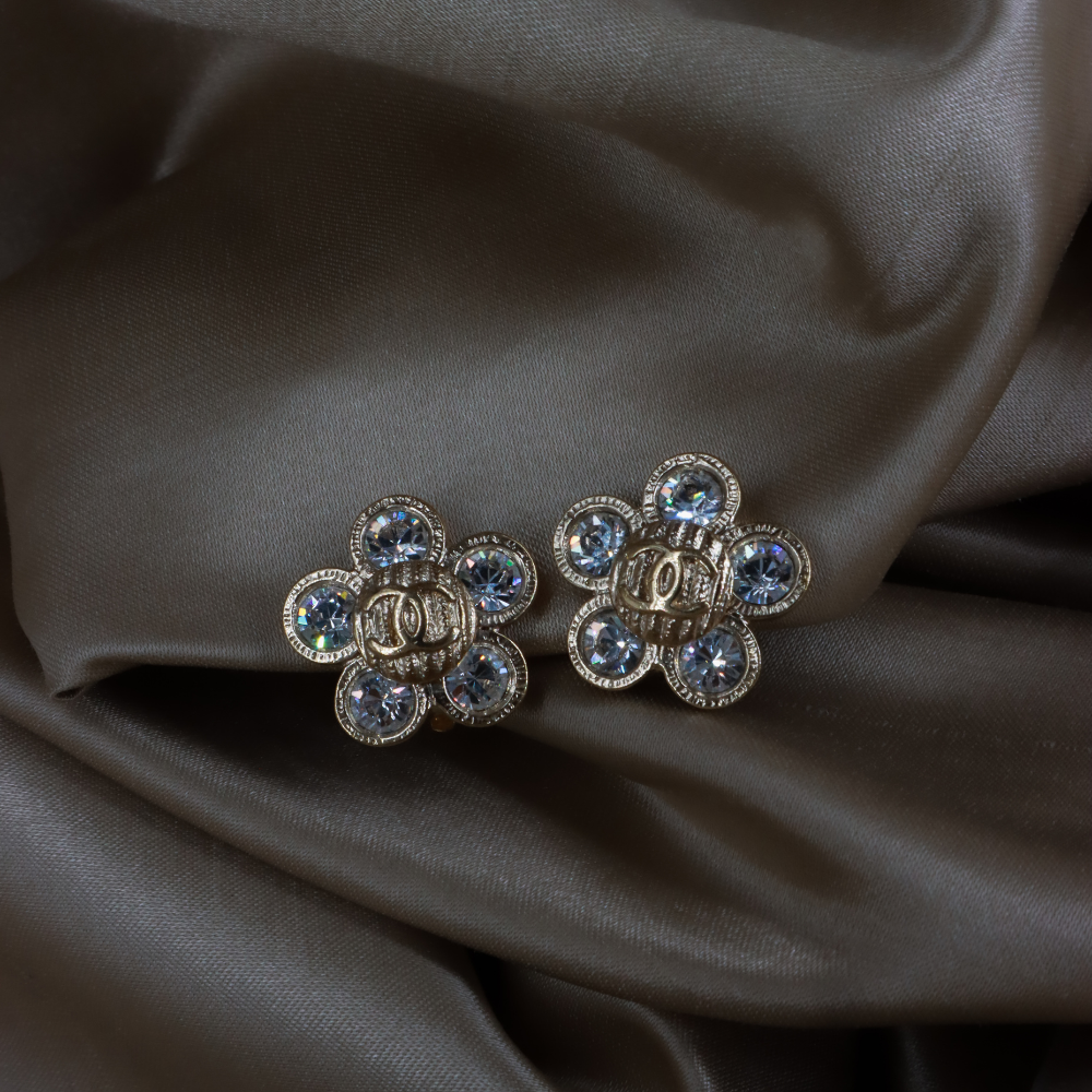 CHANEL 銀色水鑽花朵耳夾｜ 2006年款 ｜未使用級美品