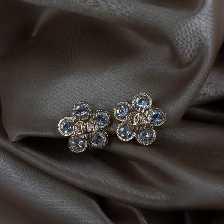 CHANEL 銀色水鑽花朵耳夾｜ 2006年款 ｜未使用級美品