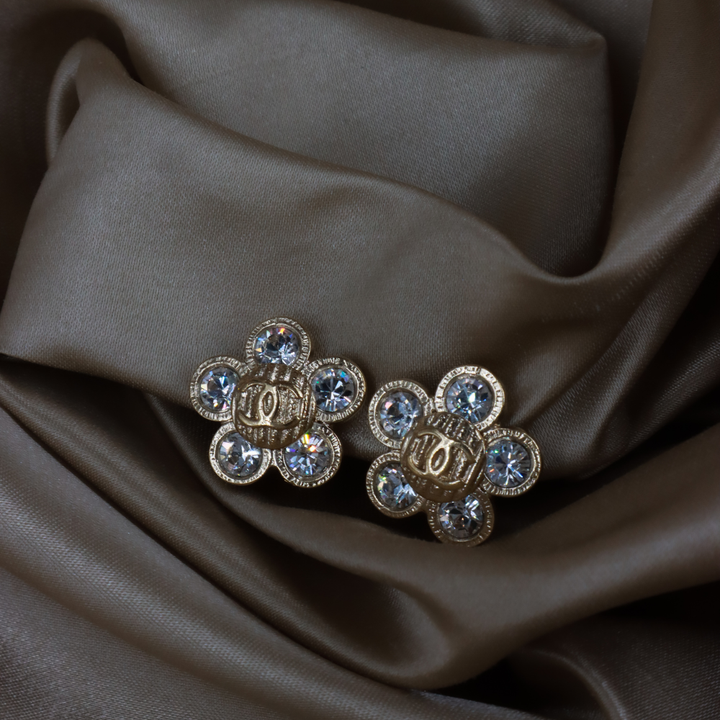 CHANEL 銀色水鑽花朵耳夾｜ 2006年款 ｜未使用級美品