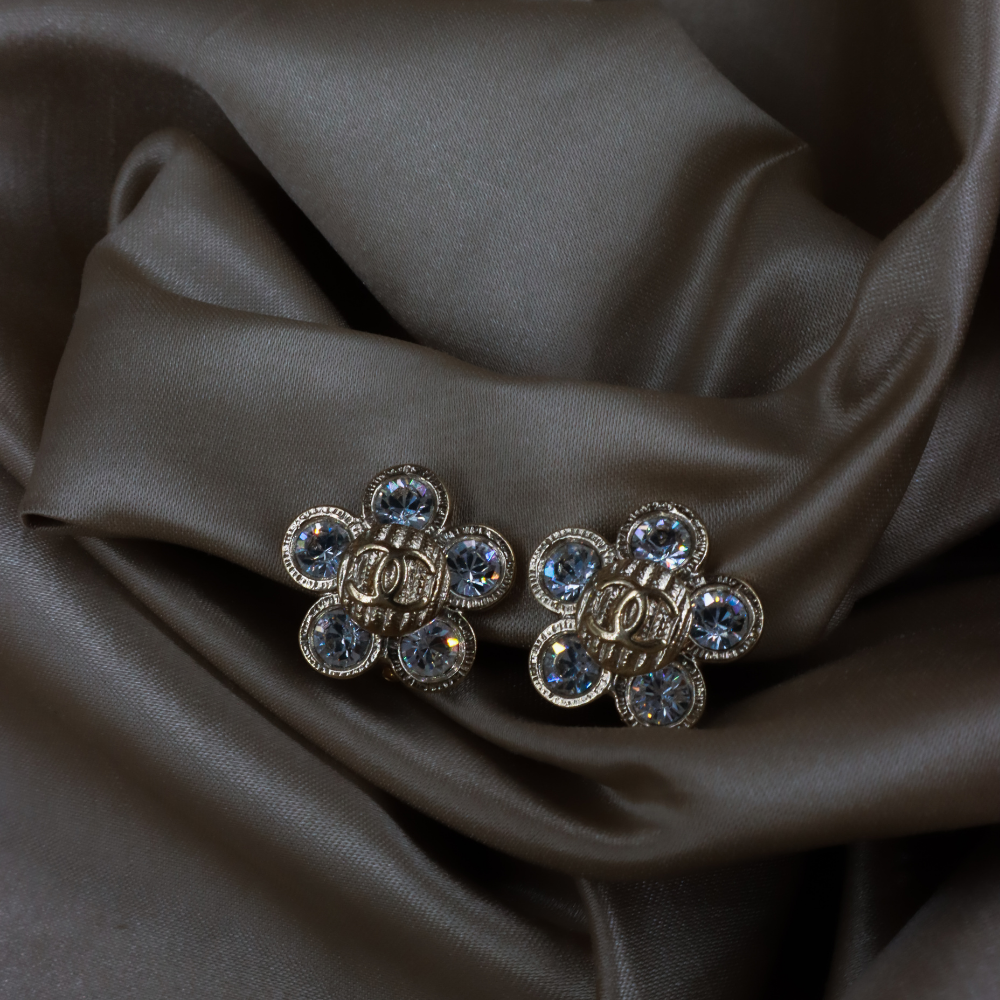 CHANEL 銀色水鑽花朵耳夾｜ 2006年款 ｜未使用級美品