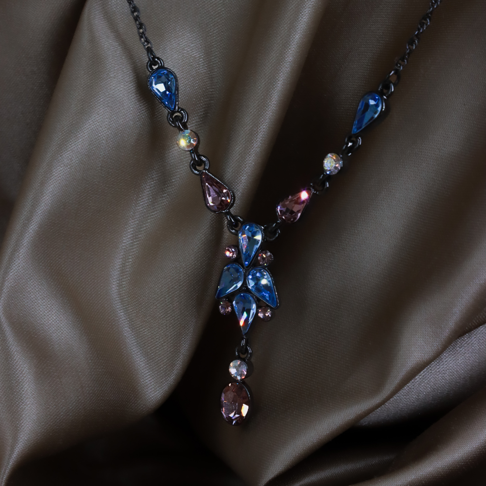 GIVENCHY 黑金屬彩色水晶垂墜項鏈（Blue & Pink Crystal Drop款）