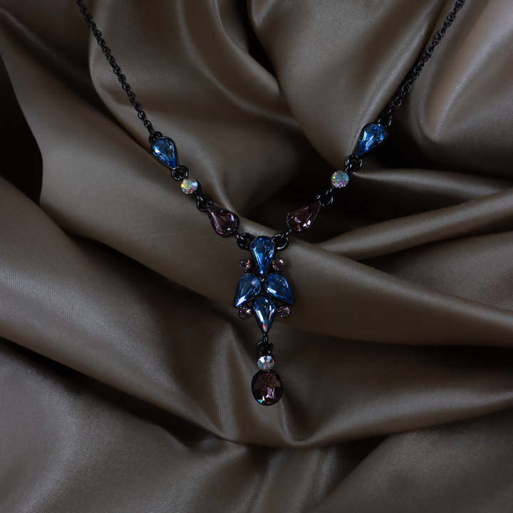 GIVENCHY 黑金屬彩色水晶垂墜項鏈（Blue & Pink Crystal Drop款）