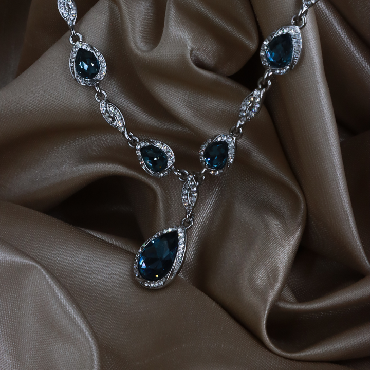 GIVENCHY 銀色深藍水滴水晶垂墜項鏈（Blue Teardrop Crystal Y-Necklace款）