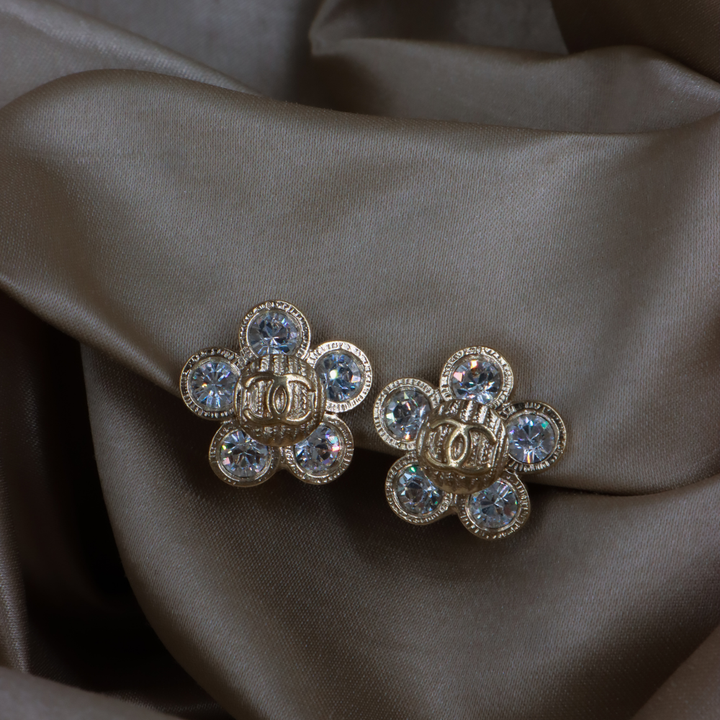 CHANEL 銀色水鑽花朵耳夾｜ 2006年款 ｜未使用級美品