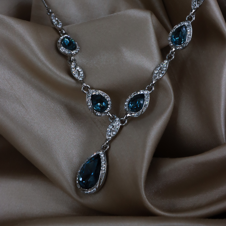 GIVENCHY 銀色深藍水滴水晶垂墜項鏈（Blue Teardrop Crystal Y-Necklace款）