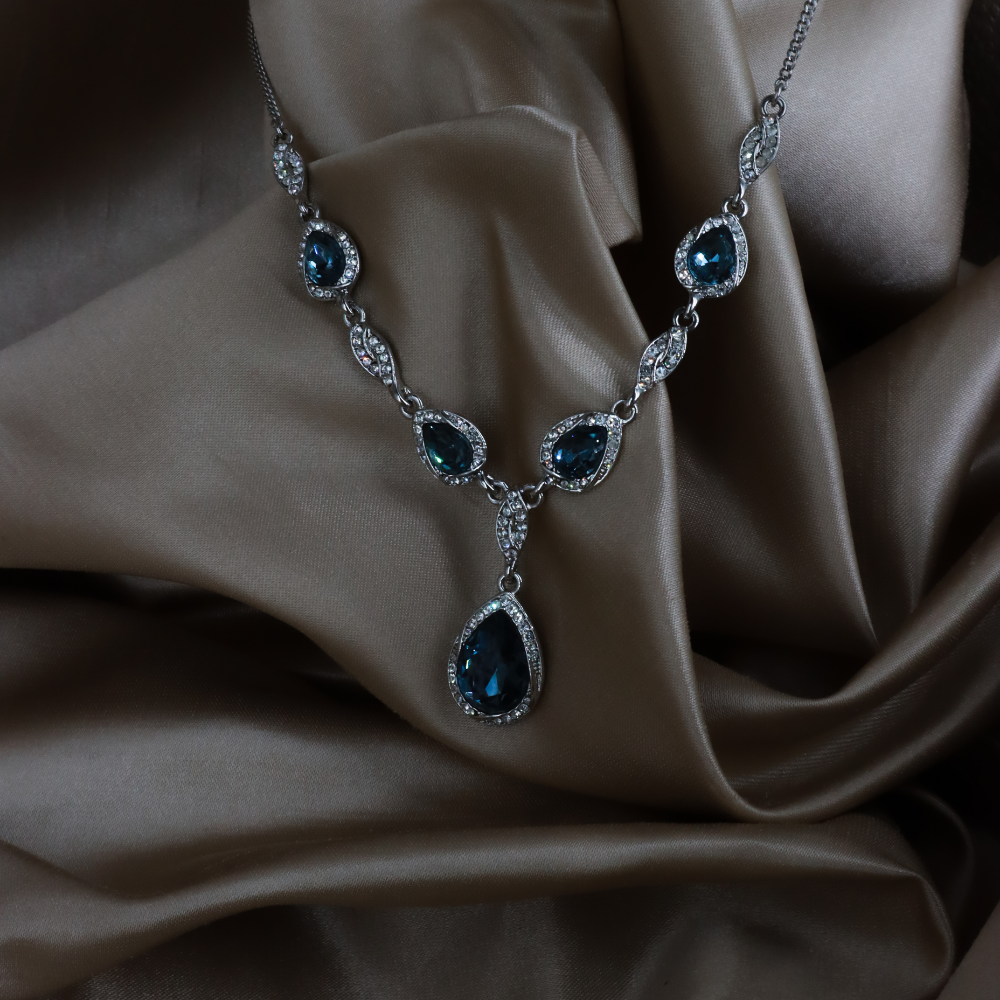 GIVENCHY 銀色深藍水滴水晶垂墜項鏈（Blue Teardrop Crystal Y-Necklace款）