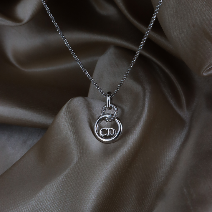 CHRISTIAN DIOR 經典 CD Logo 圓環項鏈｜未使用品