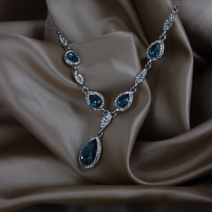 GIVENCHY 銀色深藍水滴水晶垂墜項鏈（Blue Teardrop Crystal Y-Necklace款）