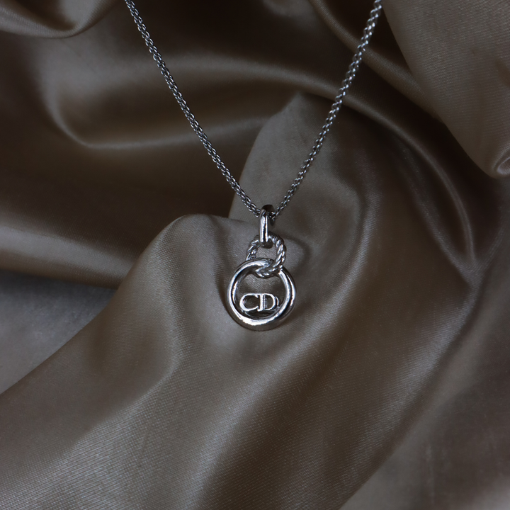 CHRISTIAN DIOR 經典 CD Logo 圓環項鏈｜未使用品