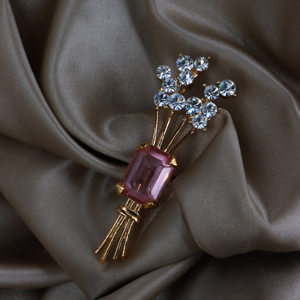 GIVENCHY 粉晶花束胸針