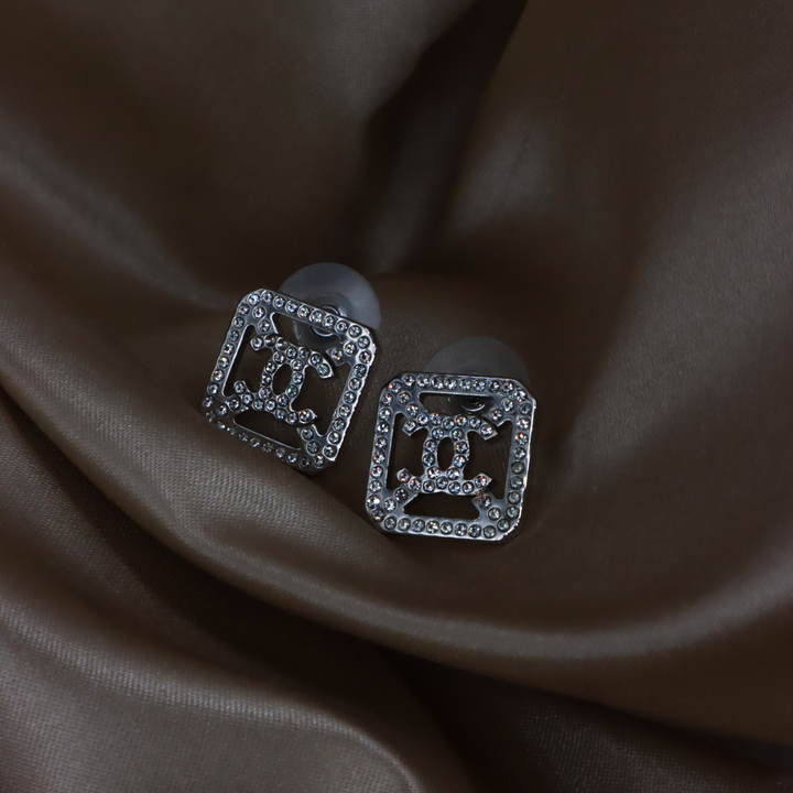 CHANEL COCO amphibole earrings | A rare and brilliant choice