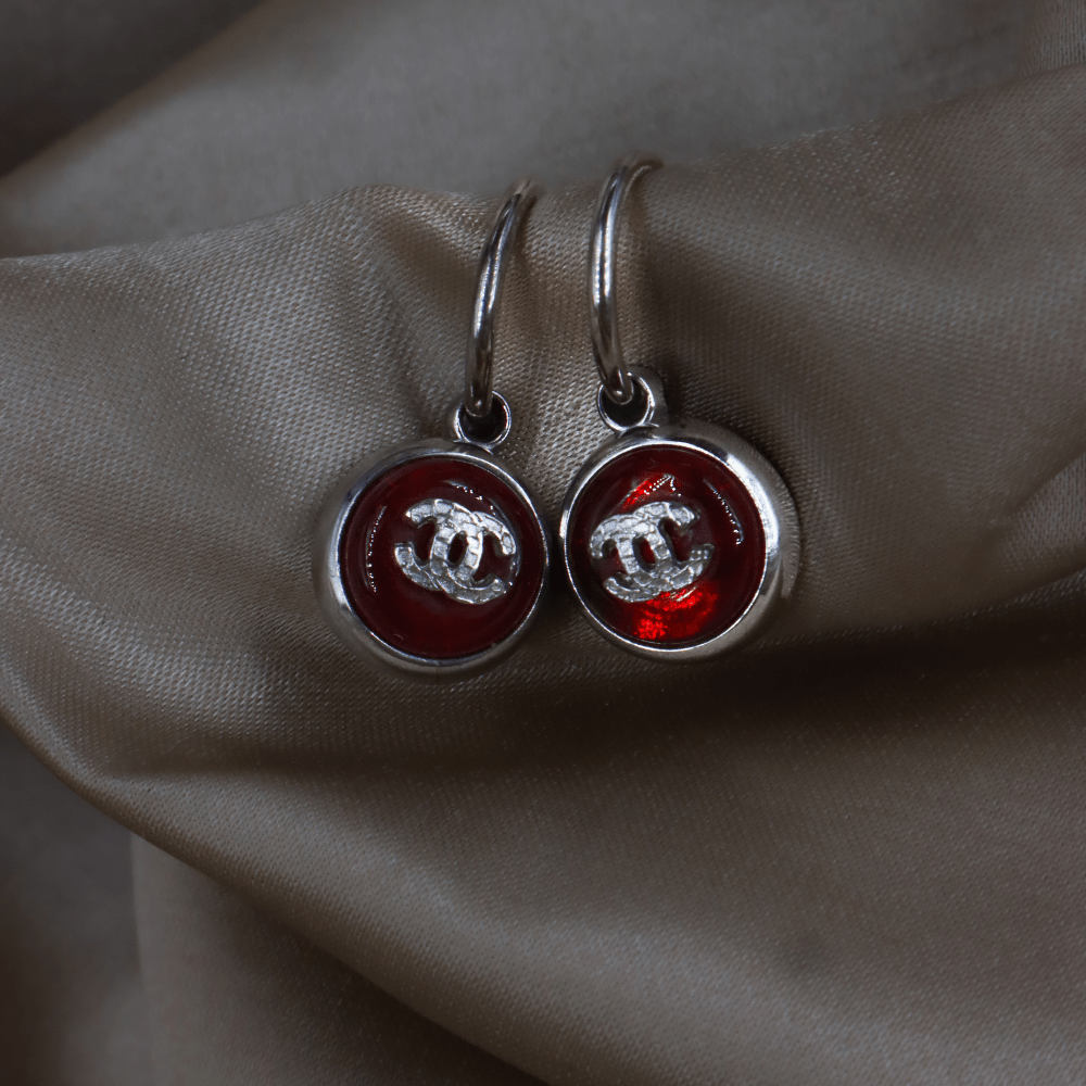 CHANEL 2000 紅色圓形CC圈形耳環（Red Resin CC Hoop Earrings款） - Vintasy耳環