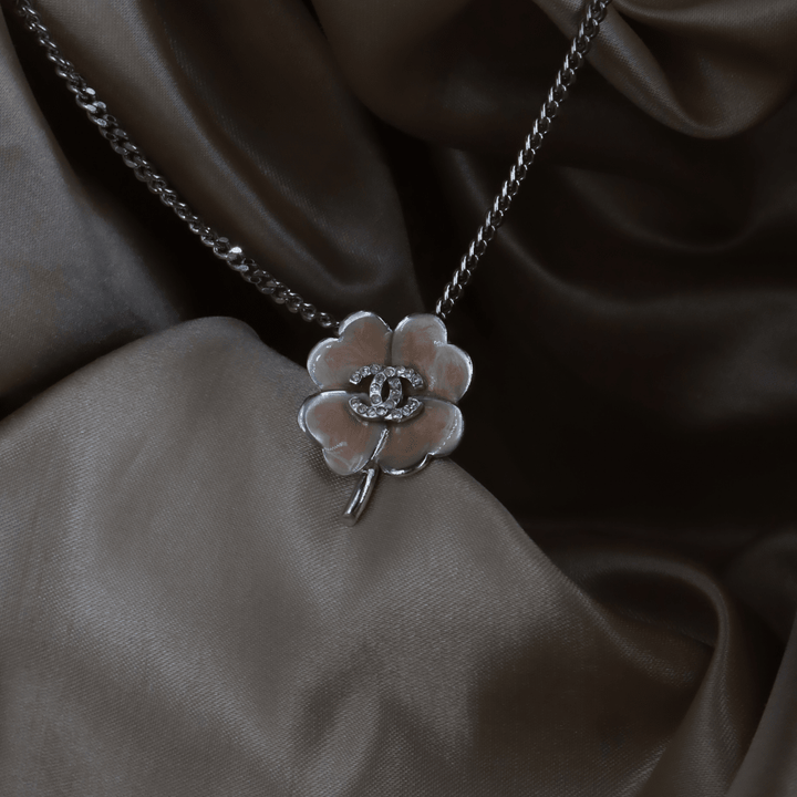 CHANEL 2004 四葉草 CC 項鏈 ｜未使用品！ 附原盒 - Vintasy項鏈
