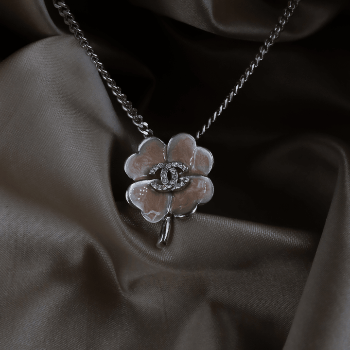 CHANEL 2004 四葉草 CC 項鏈 ｜未使用品！ 附原盒 - Vintasy項鏈