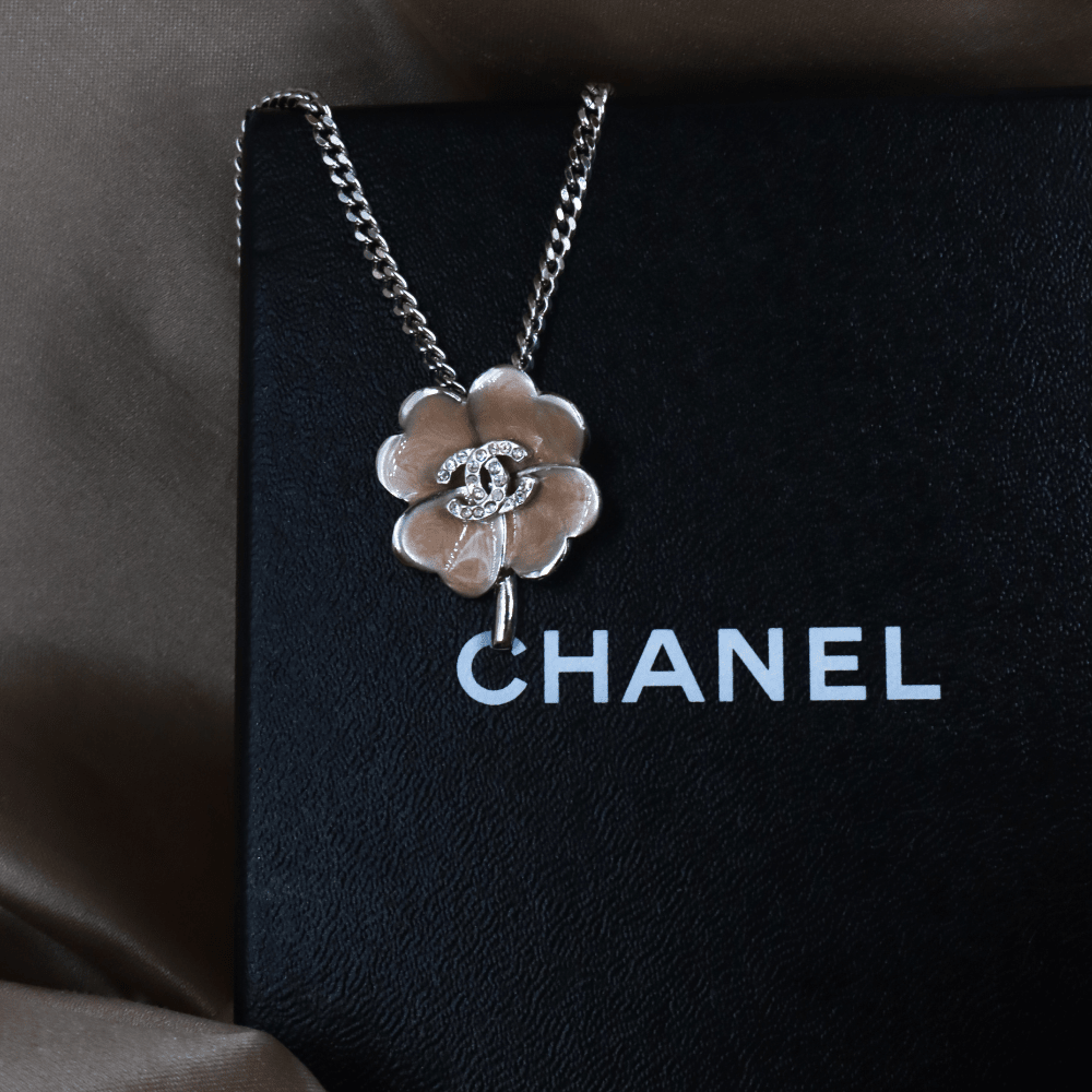 CHANEL 2004 四葉草 CC 項鏈 ｜未使用品！ 附原盒 - Vintasy項鏈