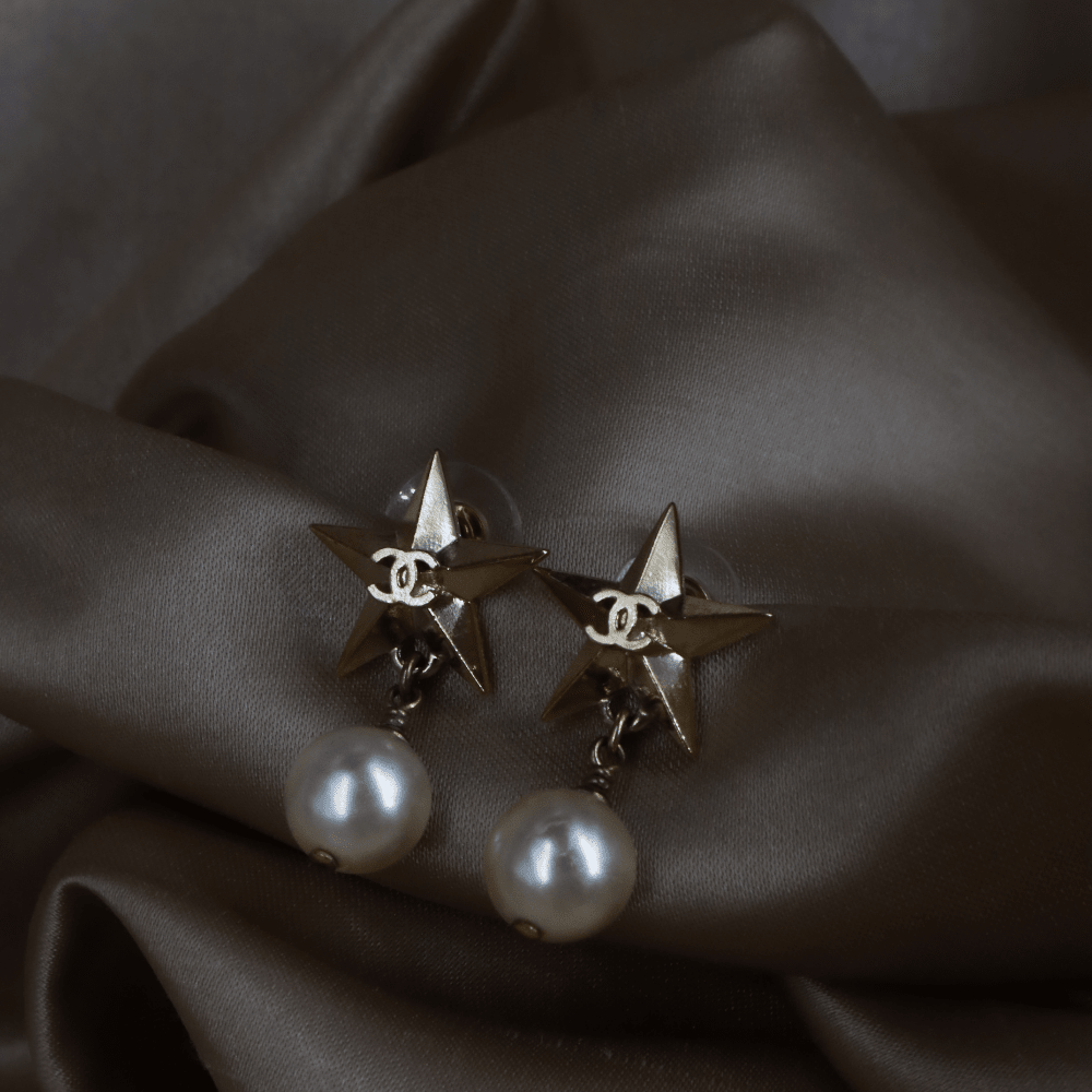 Chanel 金色星星珍珠垂吊耳環｜2017年款式 - Vintasy