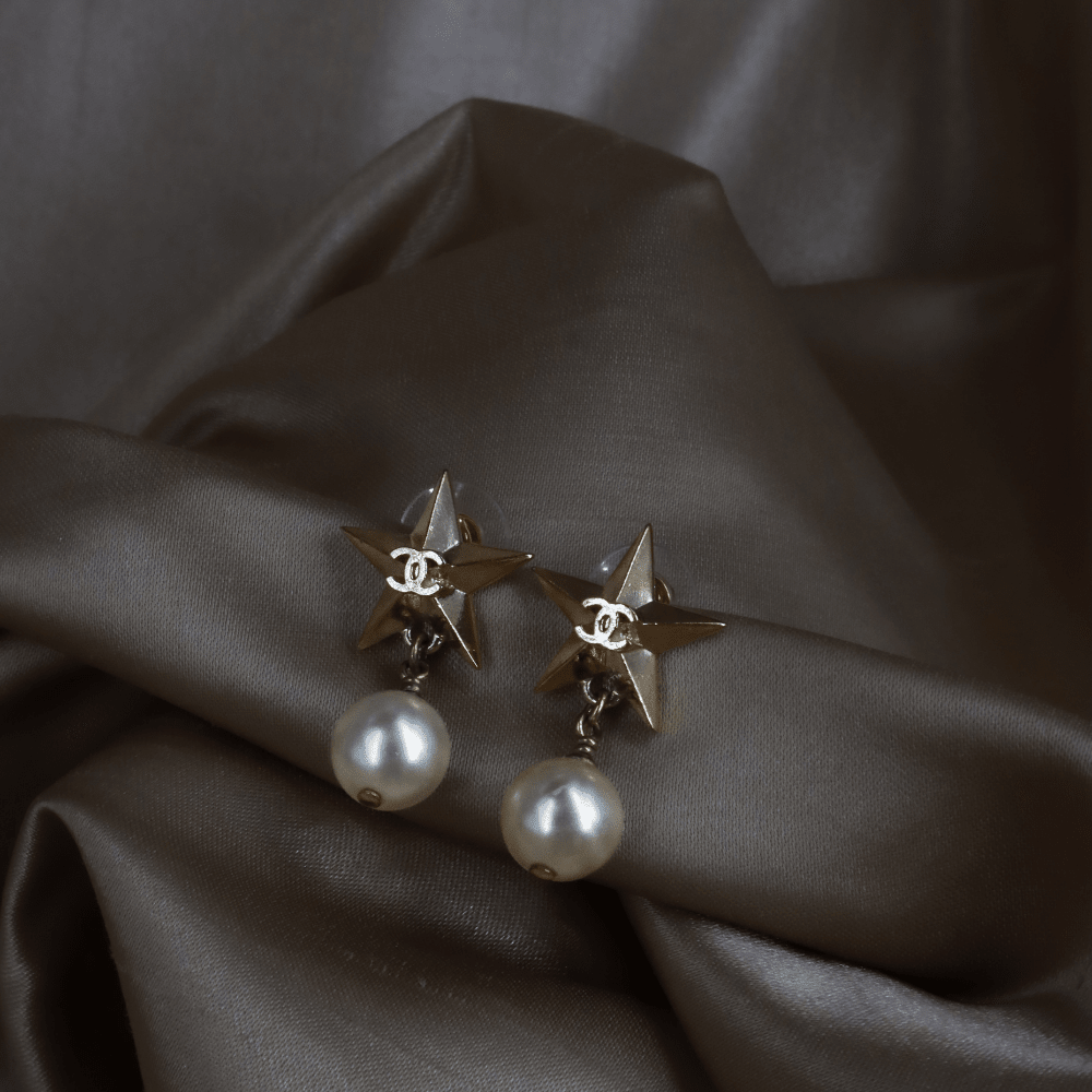 Chanel 金色星星珍珠垂吊耳環｜2017年款式 - Vintasy