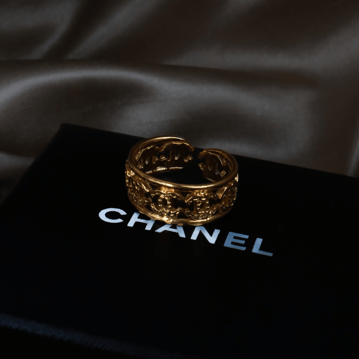 Chanel 金色鏤空雙C戒指｜ 2000年代 - Vintasy