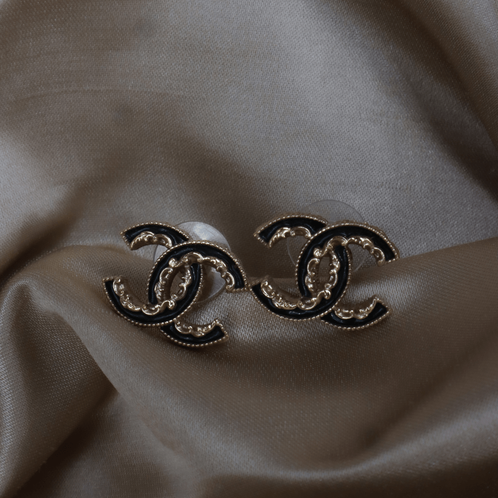 CHANEL 黑金雙C Logo 耳環｜2023年款 超罕見款｜附原盒 - Vintasy